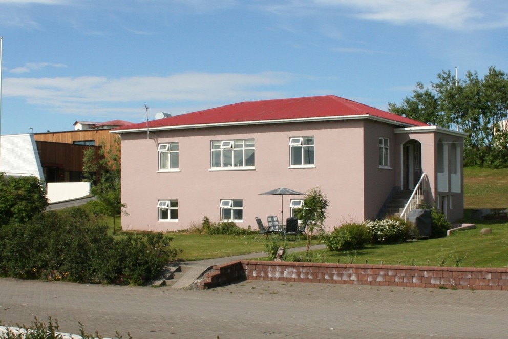 Wave Guesthouse opnar gistingu í Öldu
