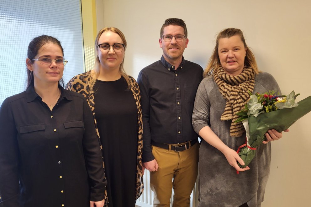 Elín Árnadóttir ásamt stjórn Umf. Narfa, Díana, Hrund og Ingólfur