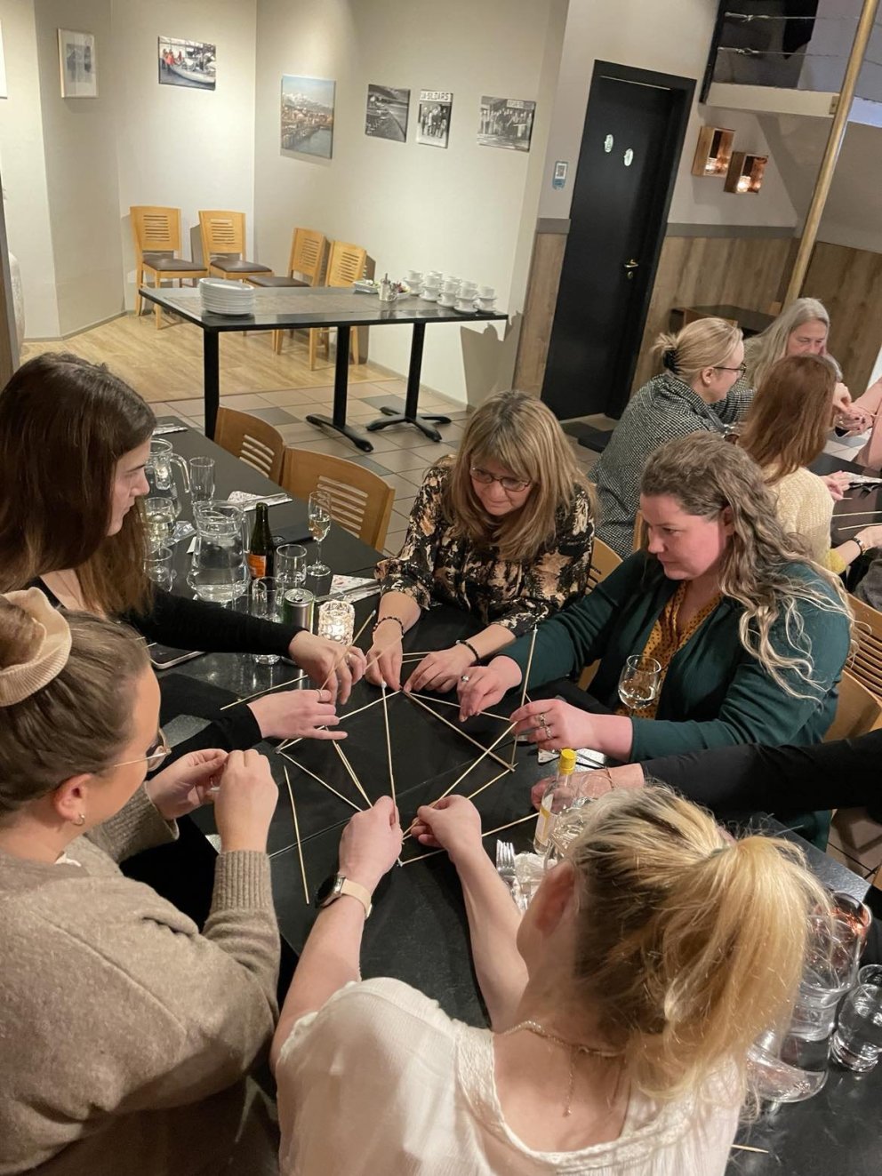 Kvenfélag Hríseyjar brá sér í leik á degi kvenfélagskvenna