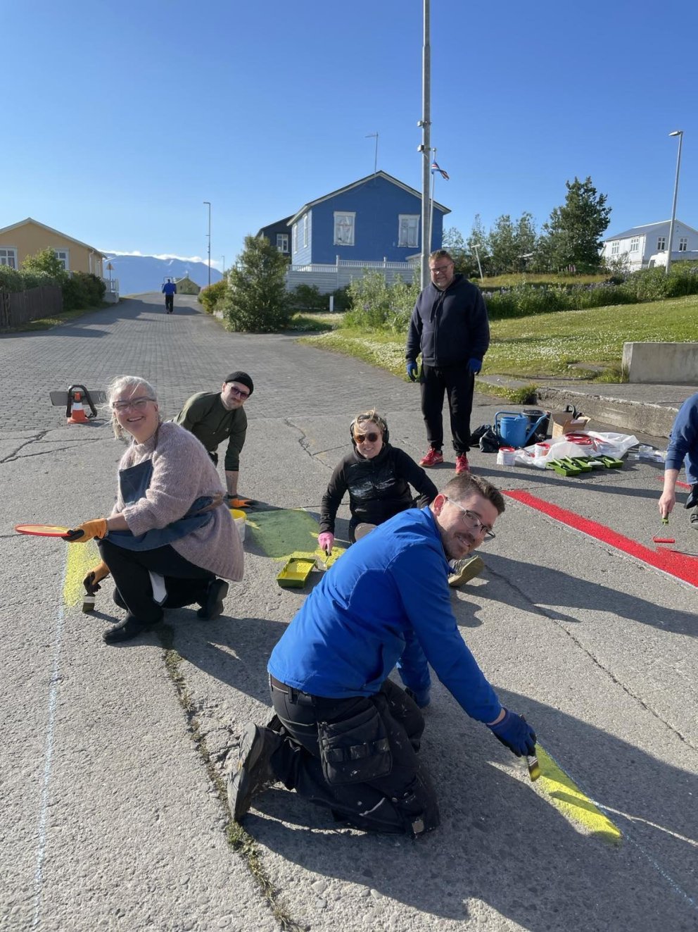 Samvinna, samheldni, vinátta og virðing. Samfélagið í Hrísey hjálpast að