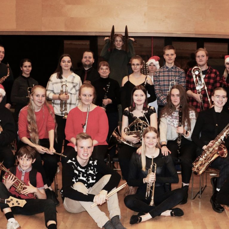 Blásarasveit með tónleika í íþróttahúsinu